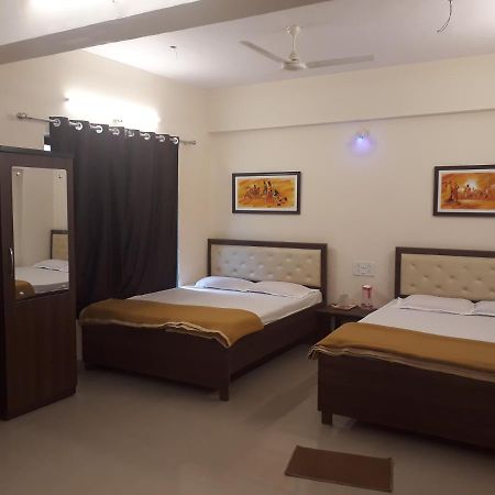 Maharaja Family Guest House Lonavala Bagian luar foto