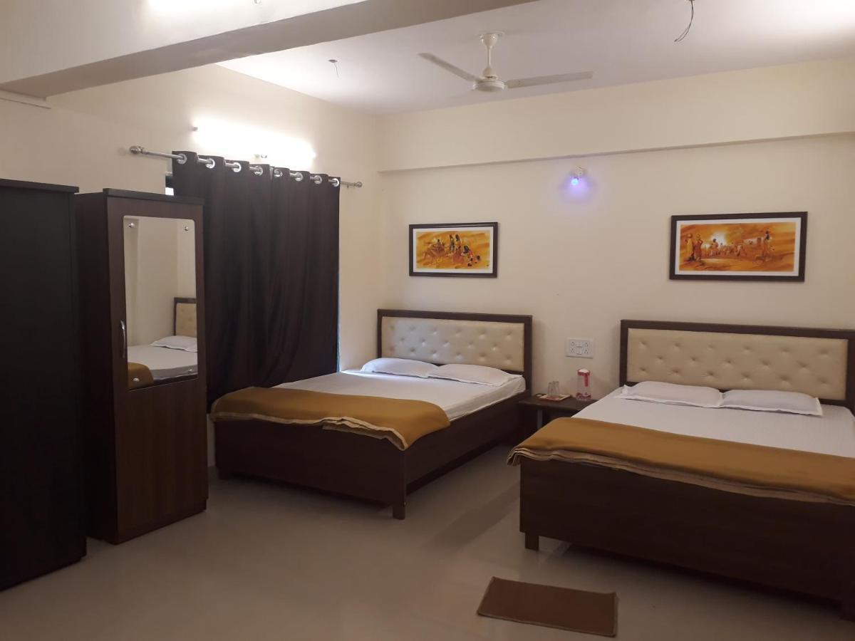 Maharaja Family Guest House Lonavala Bagian luar foto