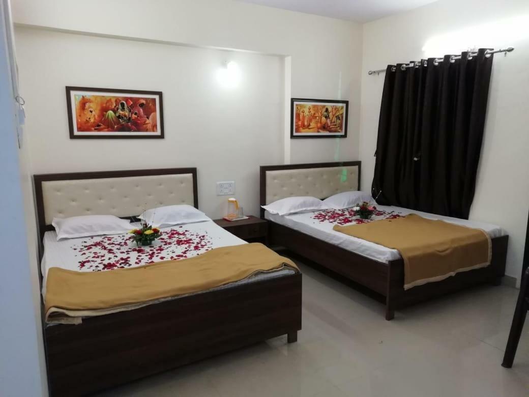 Maharaja Family Guest House Lonavala Bagian luar foto