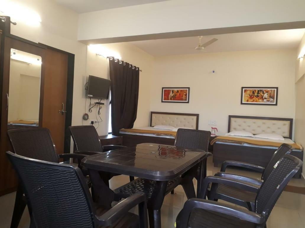 Maharaja Family Guest House Lonavala Bagian luar foto